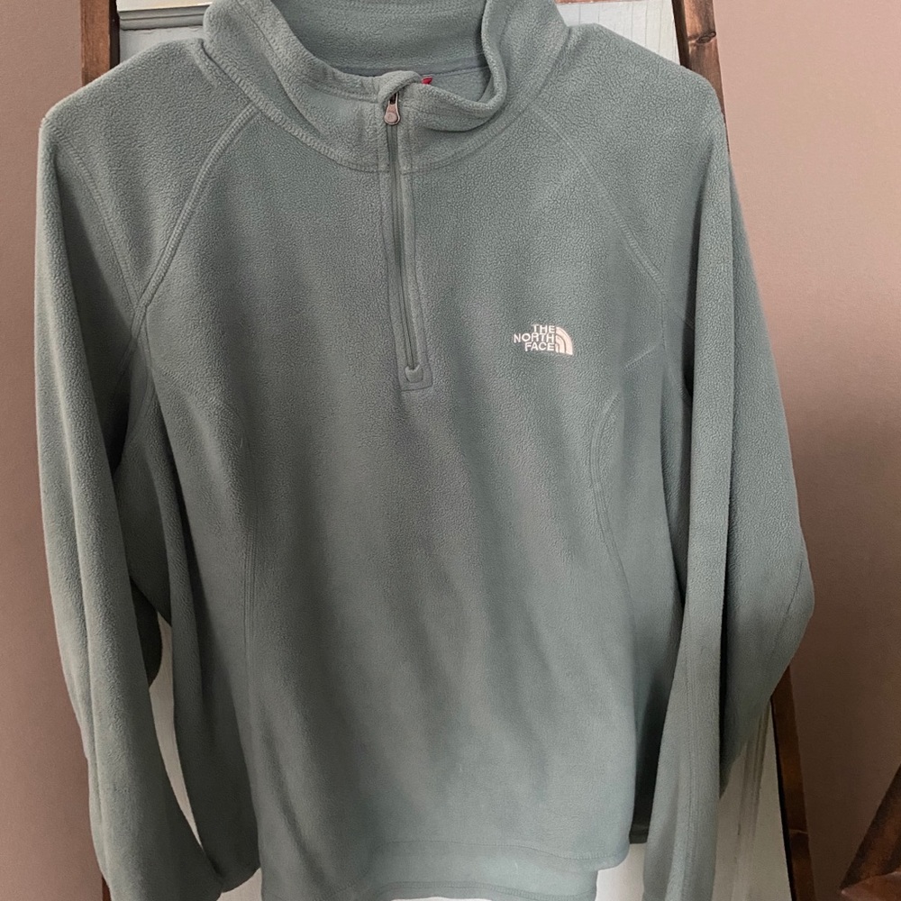 The NorthFace Woman’s Fleece 1/4 Zip